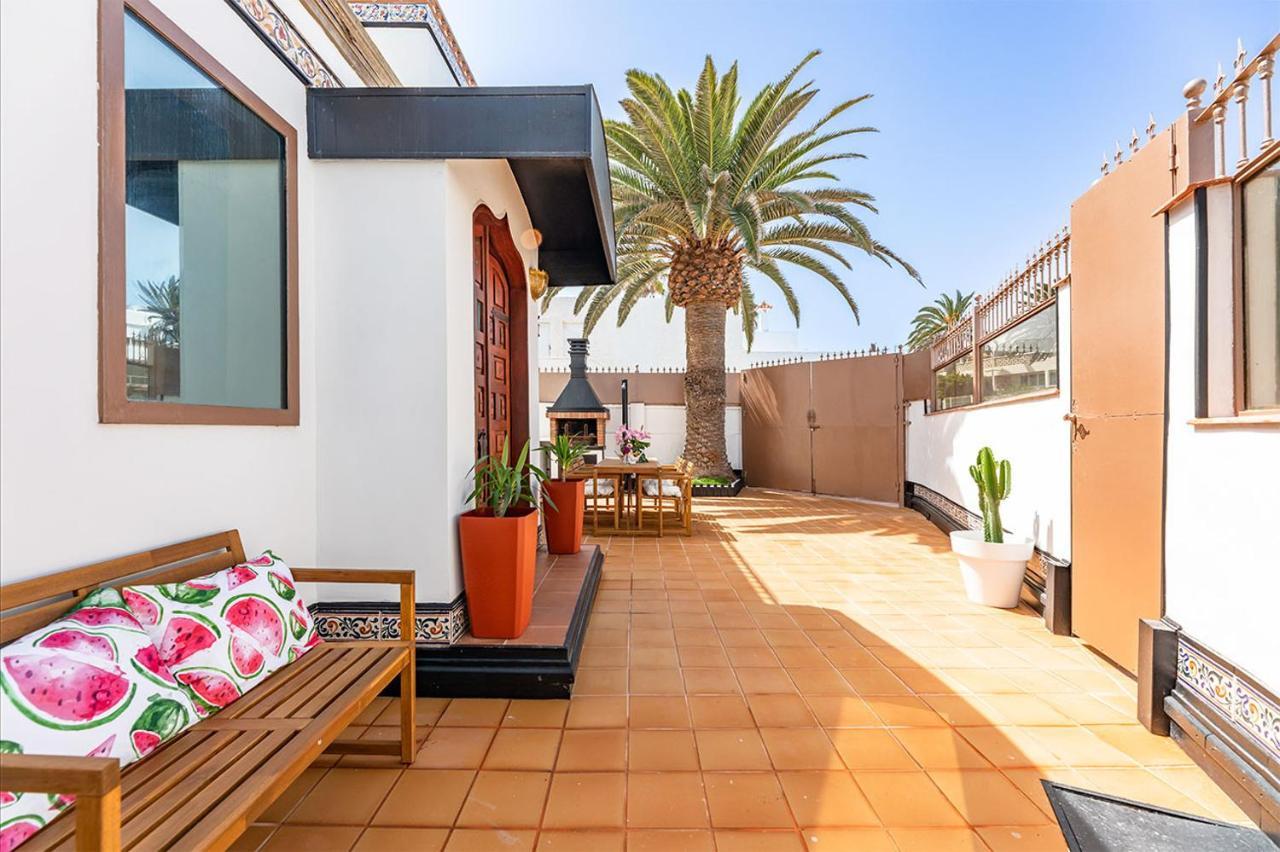 Villa Corralejo Bay Beachfront Corralejo By Holidays Home 外观 照片